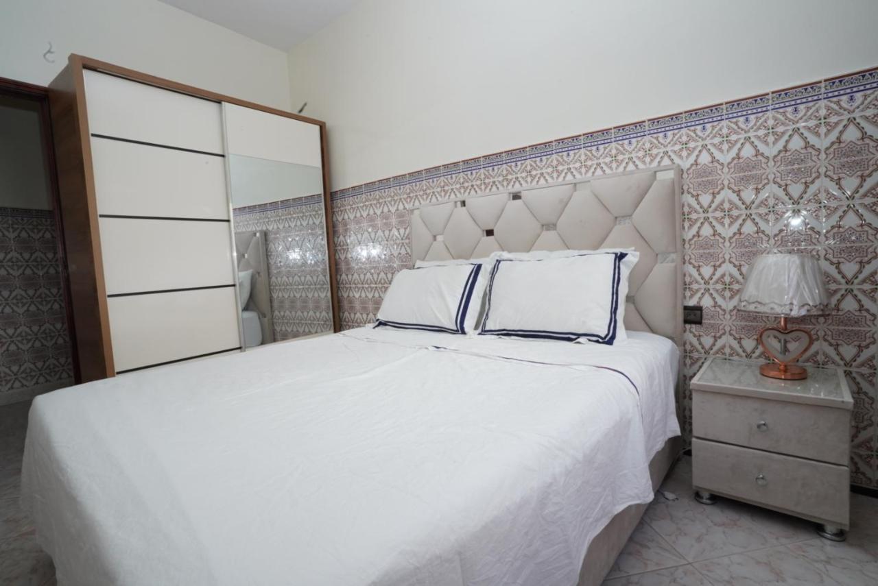 Apartment Oumnia 1 - City Center Tangier Exterior photo